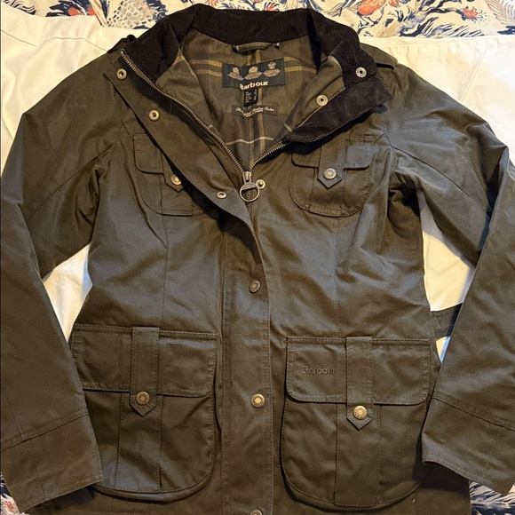 Barbour Jackets & Blazers - Like New- Barbour Women's Classic Beadnell Wax Jacket in olive green